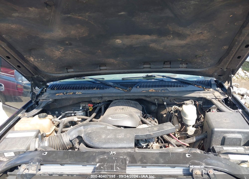2005 CHEVROLET TAHOE LS VIN: 1GNEK13T95R148430