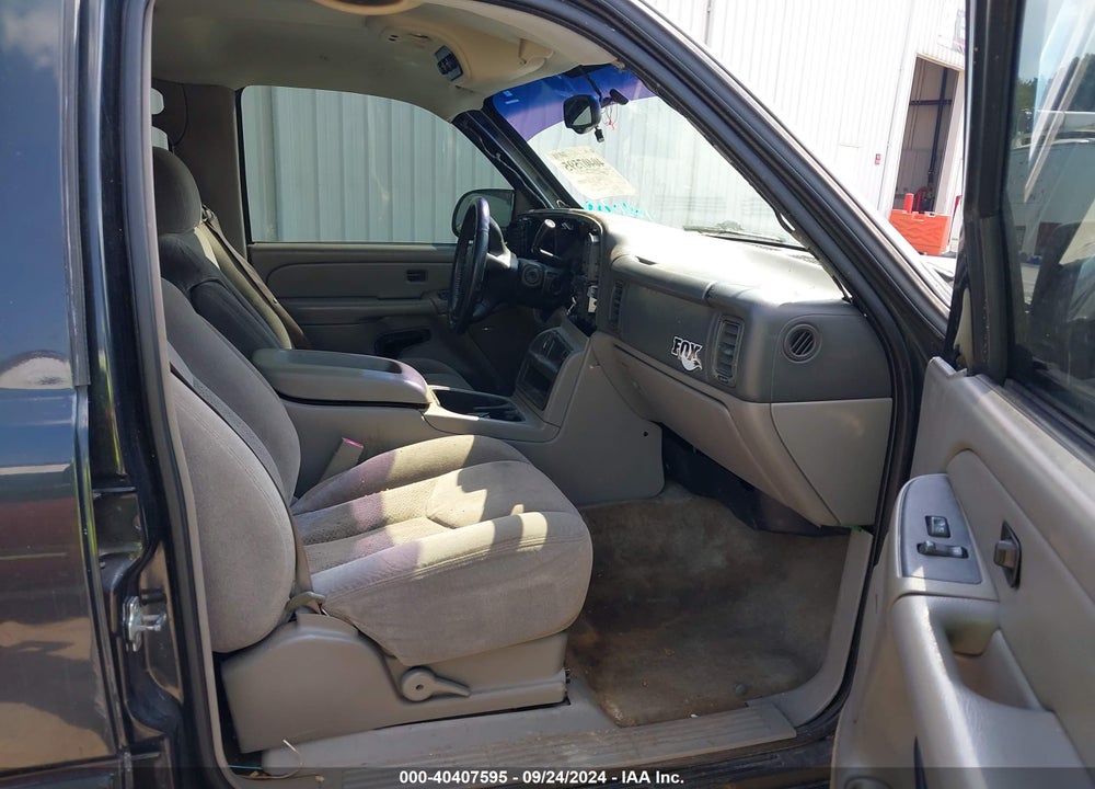 2005 CHEVROLET TAHOE LS VIN: 1GNEK13T95R148430