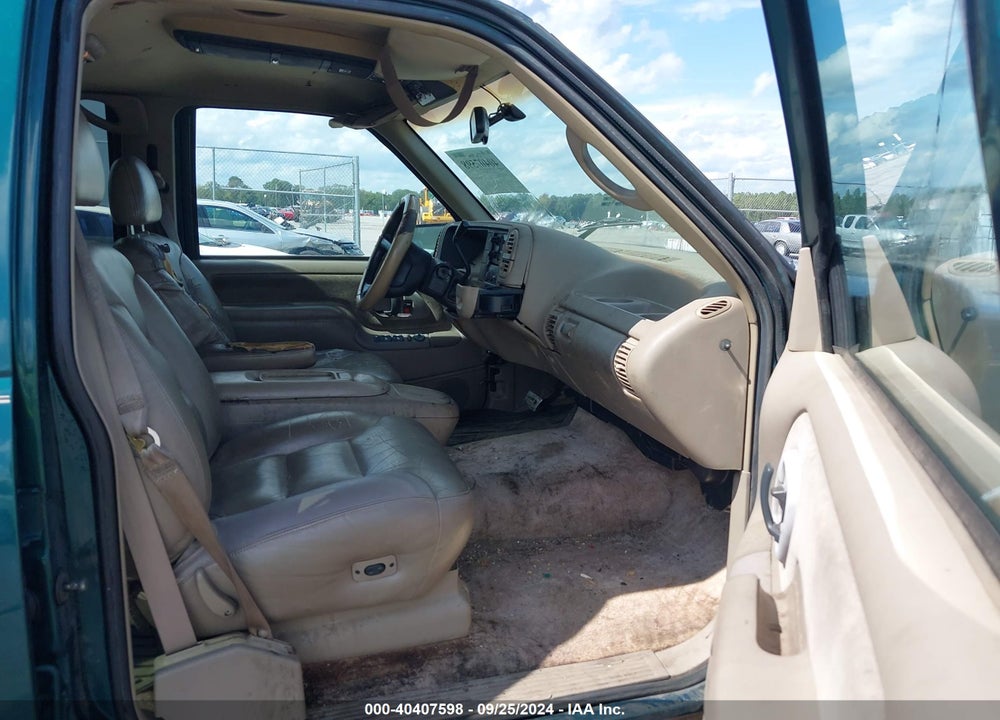1996 GMC SUBURBAN K1500 VIN: 1GKFK16R7TJ740938