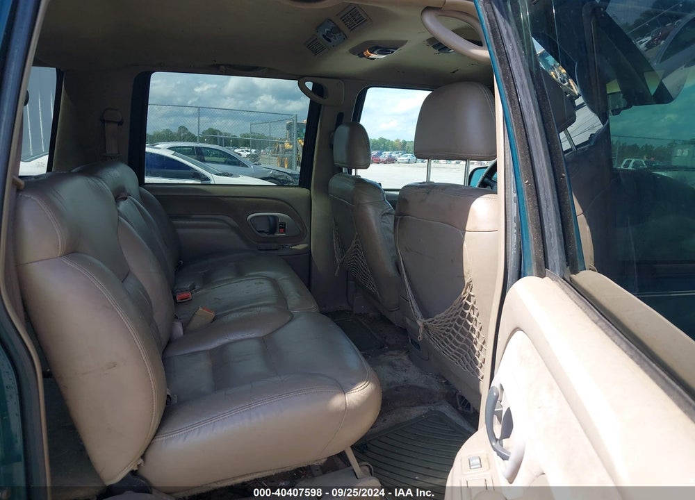 1996 GMC SUBURBAN K1500 VIN: 1GKFK16R7TJ740938