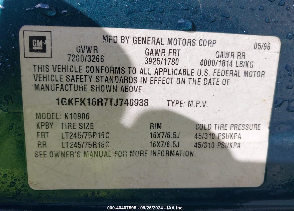 1996 GMC SUBURBAN K1500 VIN: 1GKFK16R7TJ740938