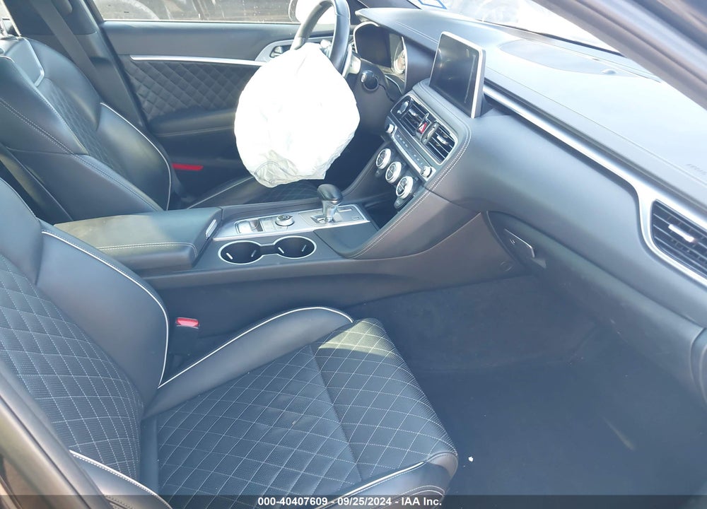 2019 GENESIS G70 VIN: KMTG34LE1KU024907