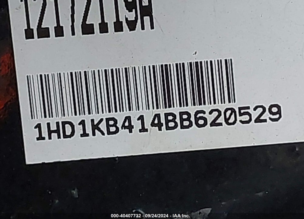 2011 HARLEY-DAVIDSON FLHX VIN: 1HD1KB414BB620529