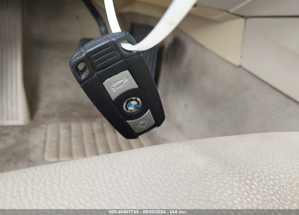 2008 BMW 328I VIN: WBAWV135X8P118663