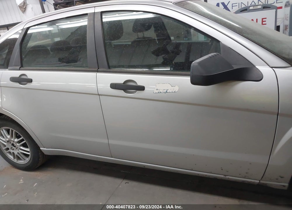 2011 FORD FOCUS SE VIN: 1FAHP3FN4BW181757