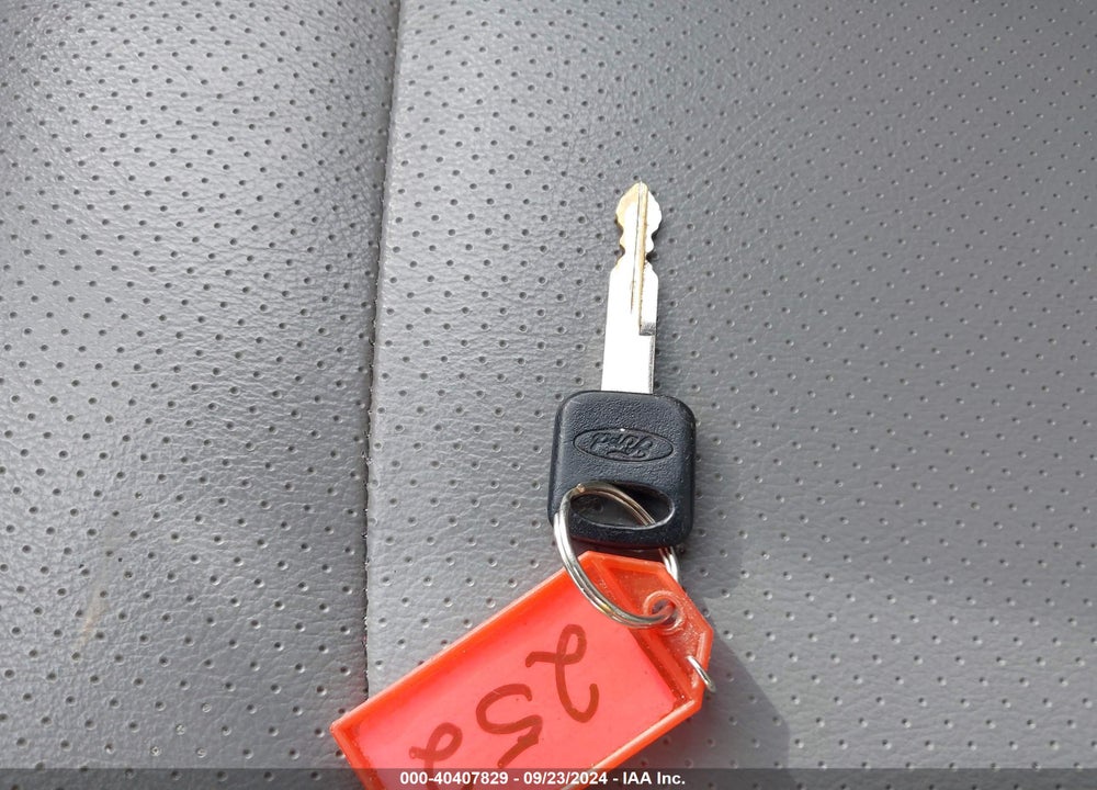 2011 FORD E-150 XL VIN: 1FMNE1BW0BDA01722