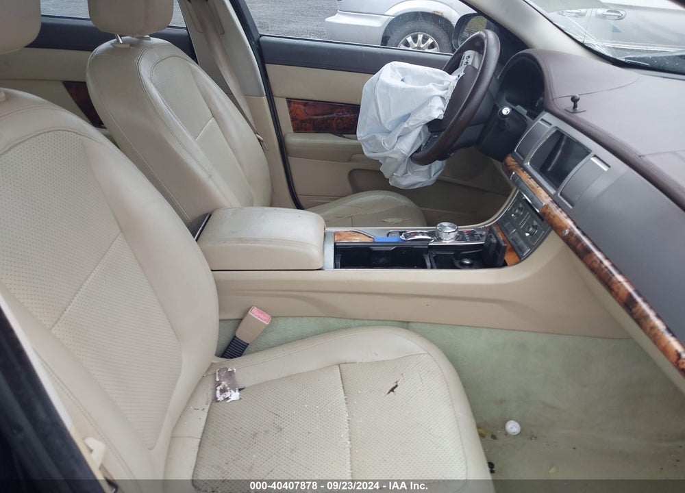 2011 JAGUAR XF PREMIUM VIN: SAJWA0GB9BLR87845