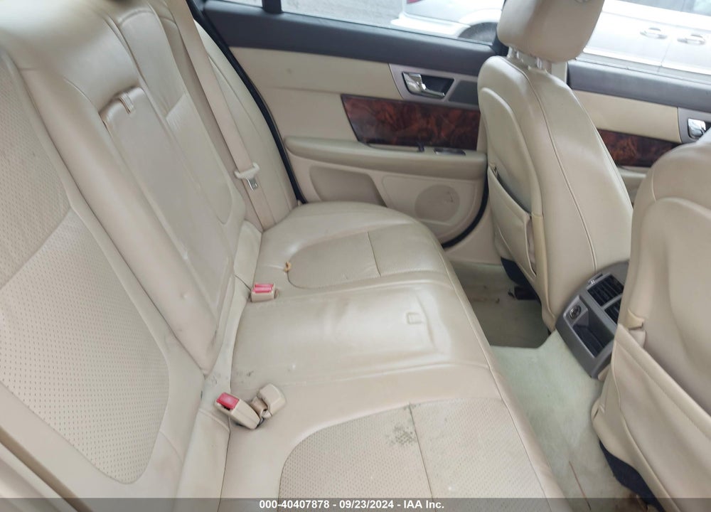 2011 JAGUAR XF PREMIUM VIN: SAJWA0GB9BLR87845