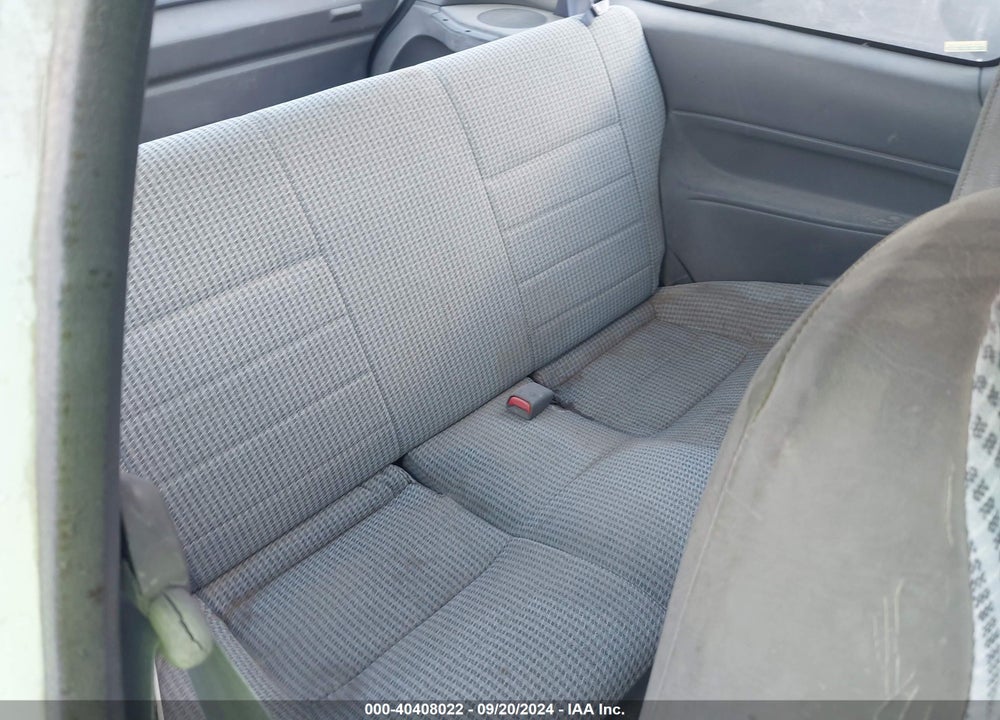 1997 FORD ASPIRE VIN: KNJLT05H5V6232310