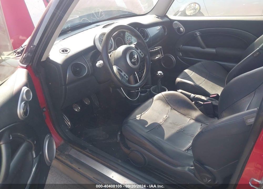 2004 MINI COOPER S VIN: WMWRE33474TD88227