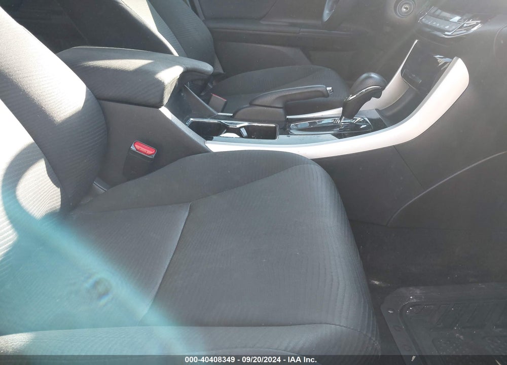 2016 HONDA ACCORD LX VIN: 1HGCR2F32GA016173