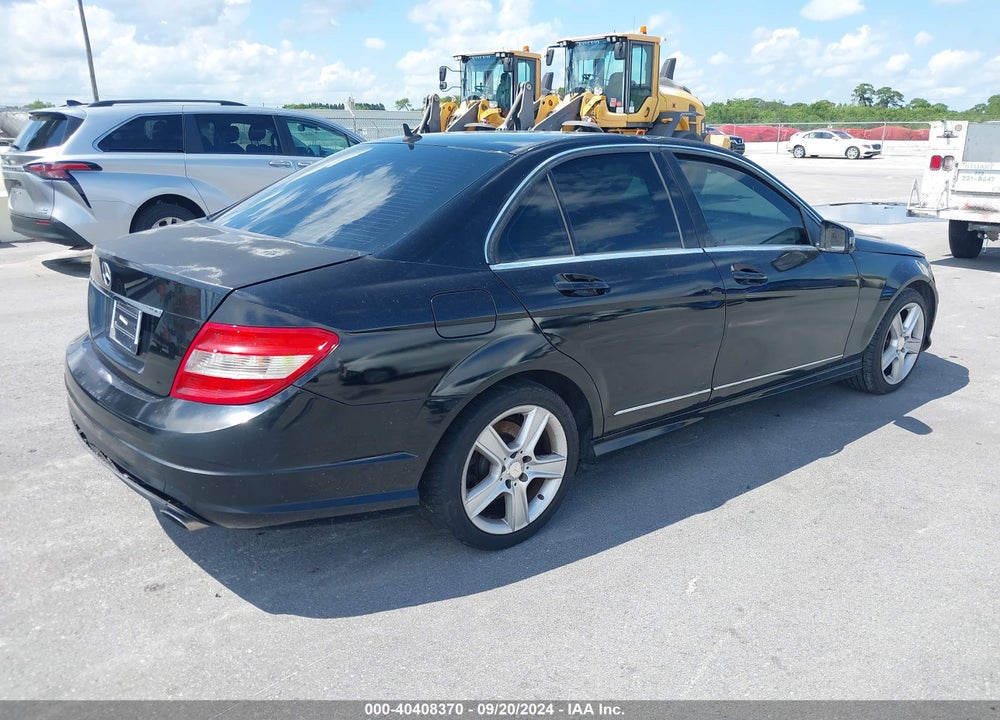 2010 MERCEDES-BENZ C 300 LUXURY/SPORT VIN: WDDGF5EB2AR102228