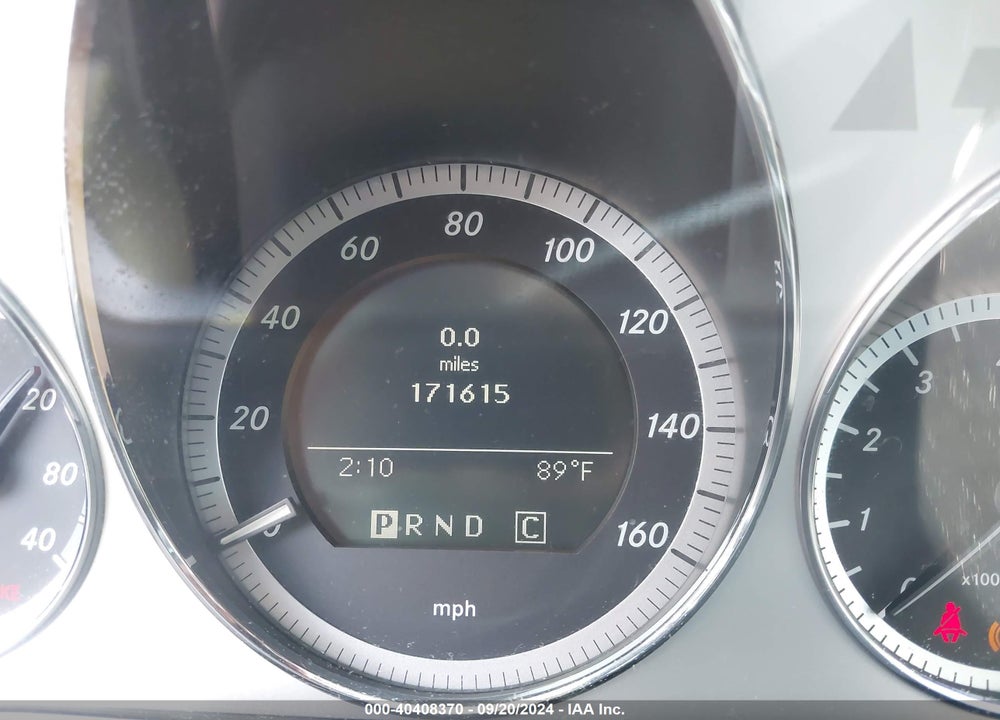 2010 MERCEDES-BENZ C 300 LUXURY/SPORT VIN: WDDGF5EB2AR102228