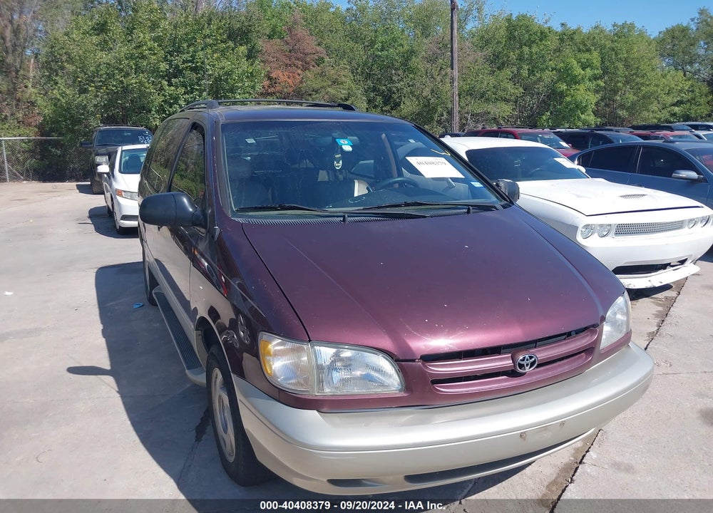 1999 TOYOTA SIENNA XLE VIN: 4T3ZF13C2XU090789