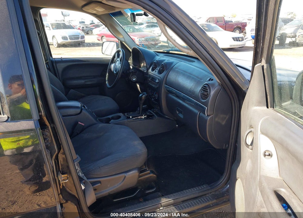 2003 JEEP LIBERTY SPORT VIN: 1J4GL48KX3W638576