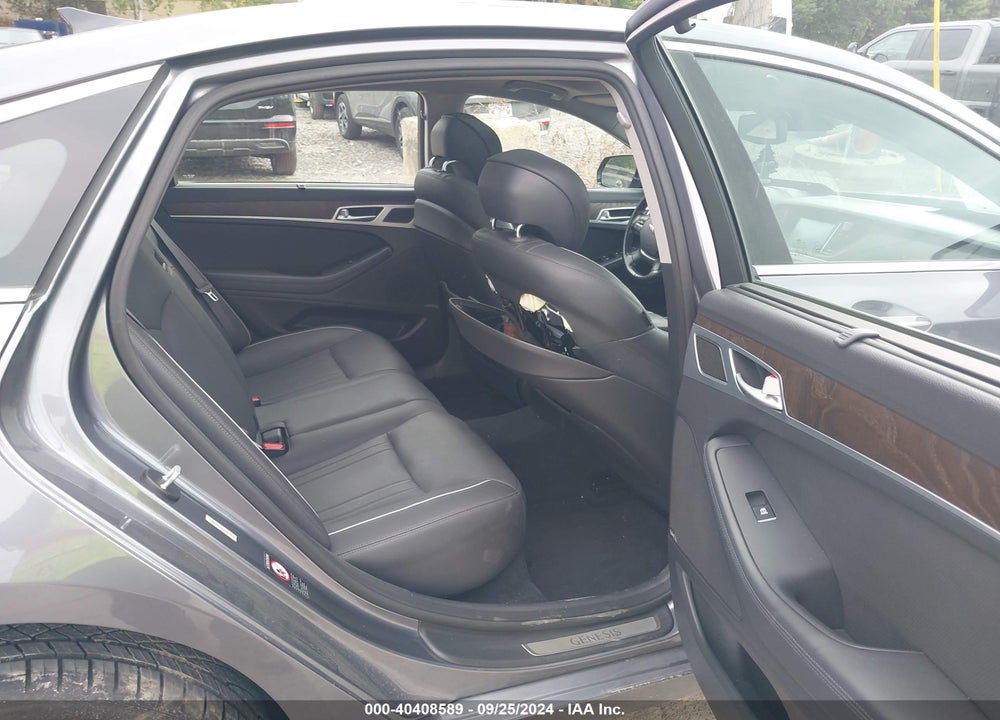 2015 HYUNDAI GENESIS VIN: KMHGN4JE9FU023453