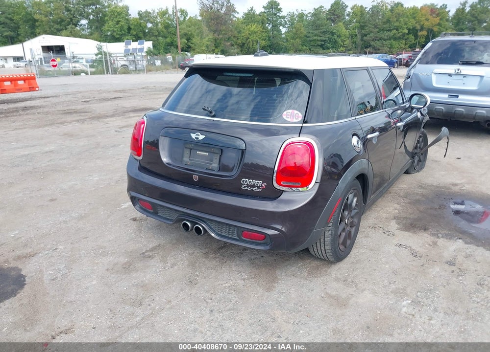 2015 MINI HARDTOP COOPER S VIN: WMWXU3C57F2B56173