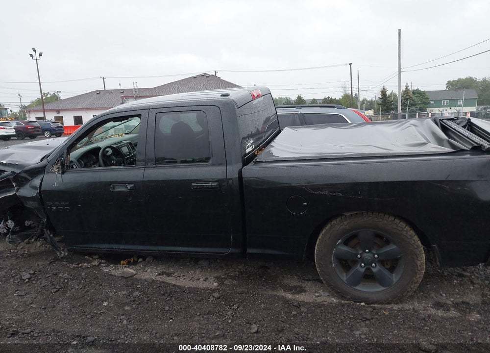2017 RAM 1500 EXPRESS QUAD CAB 4X4 6'4 BOX VIN: 1C6RR7FT9HS530174