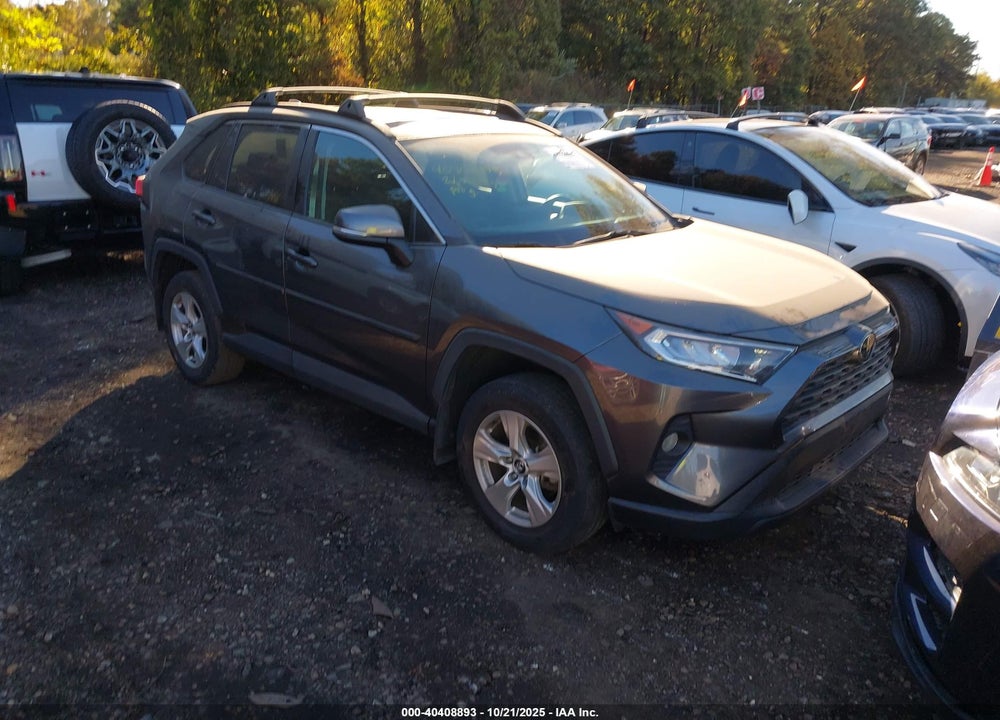2021 TOYOTA RAV4 XLE VIN: 2T3P1RFV2MC167627