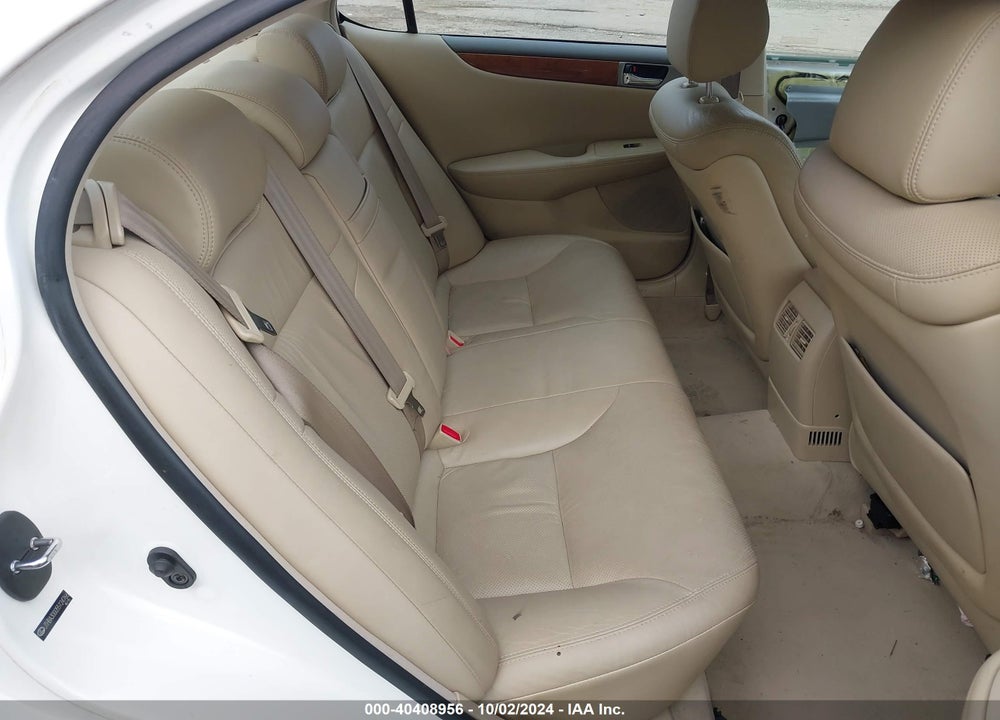 2005 LEXUS ES 330 VIN: JTHBA30G055124766
