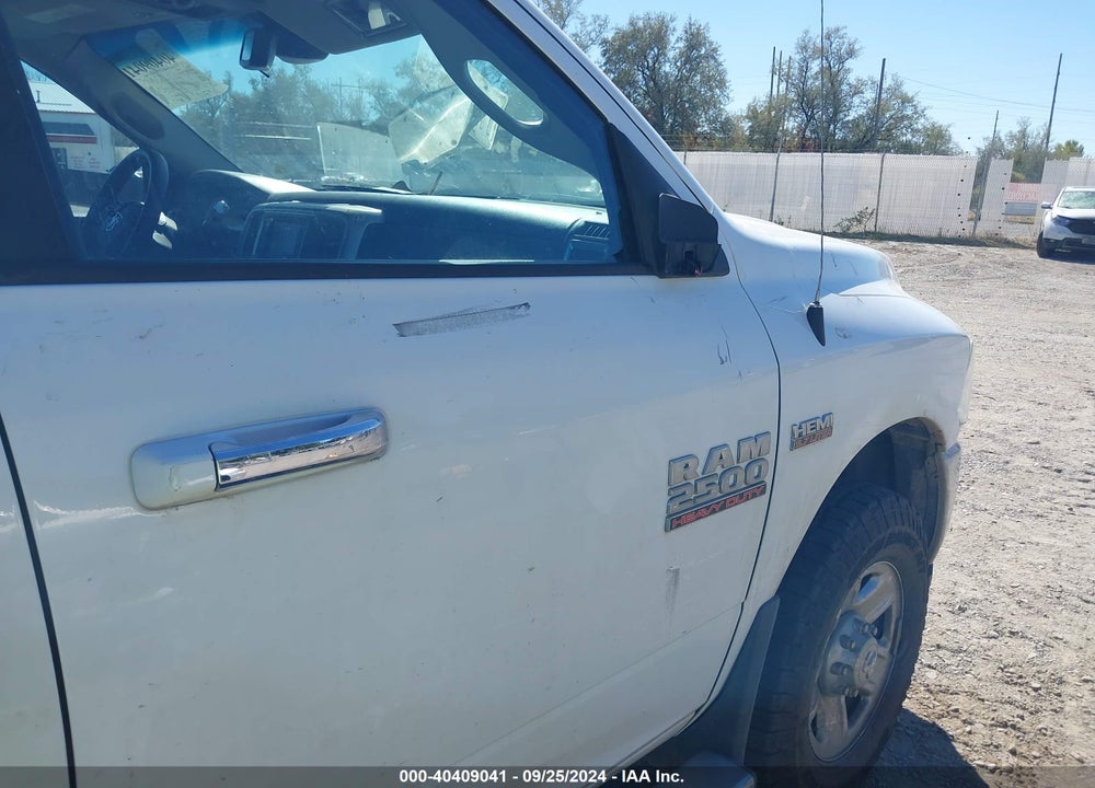 2015 RAM 2500 SLT VIN: 3C6TR5DT1FG672424
