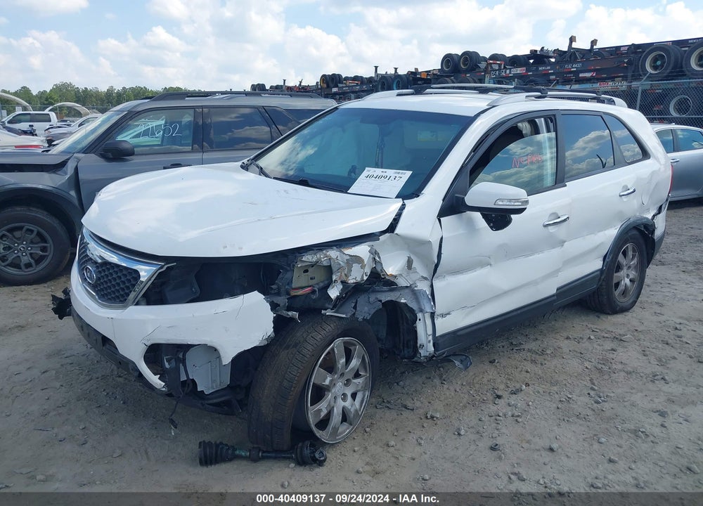 2011 KIA SORENTO LX VIN: 5XYKT4A17BG185045