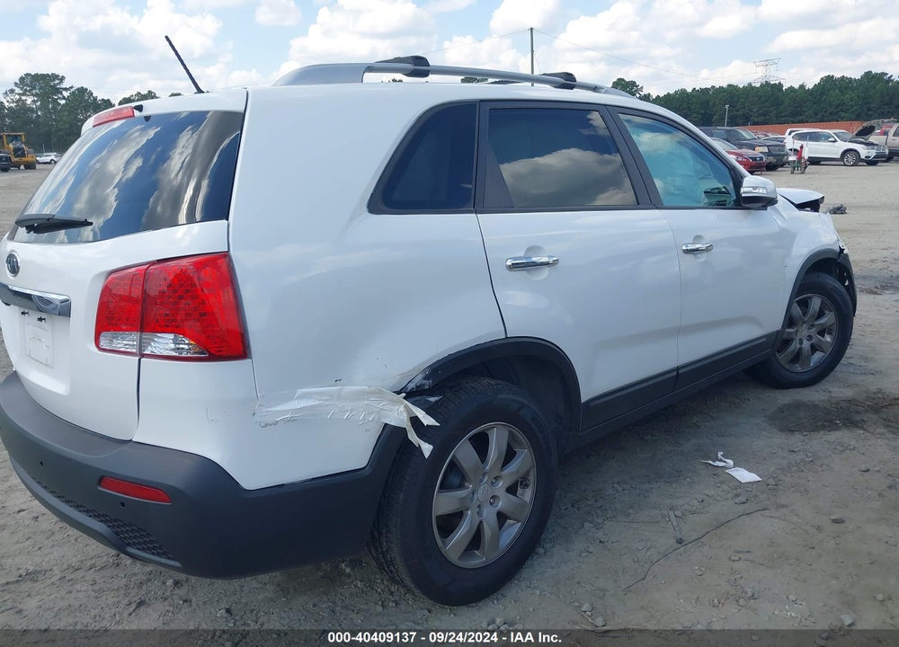 2011 KIA SORENTO LX VIN: 5XYKT4A17BG185045