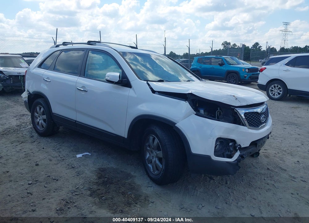 2011 KIA SORENTO LX VIN: 5XYKT4A17BG185045