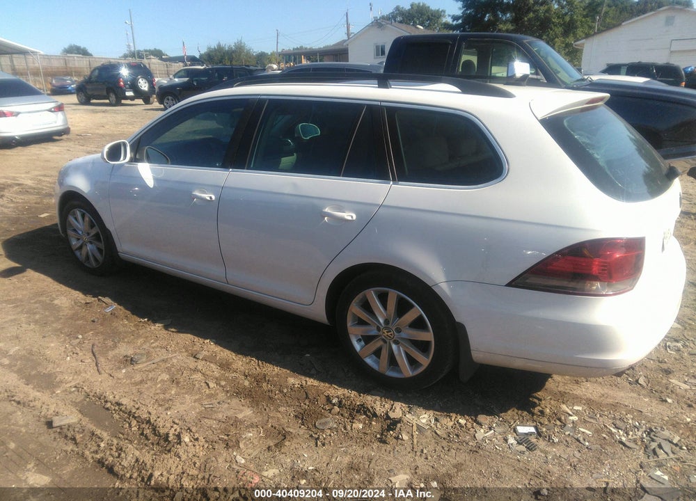 2011 VOLKSWAGEN JETTA SPORTWAGEN 2.0L TDI VIN: 3VWPL7AJXBM703351