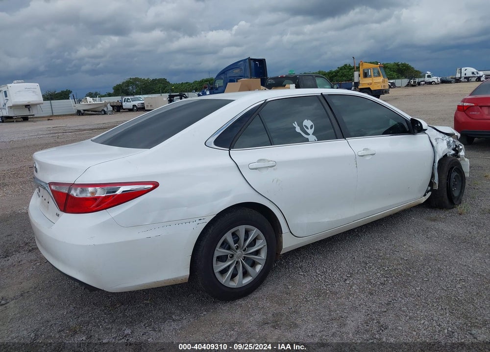 2015 TOYOTA CAMRY LE VIN: 4T1BF1FK6FU038027