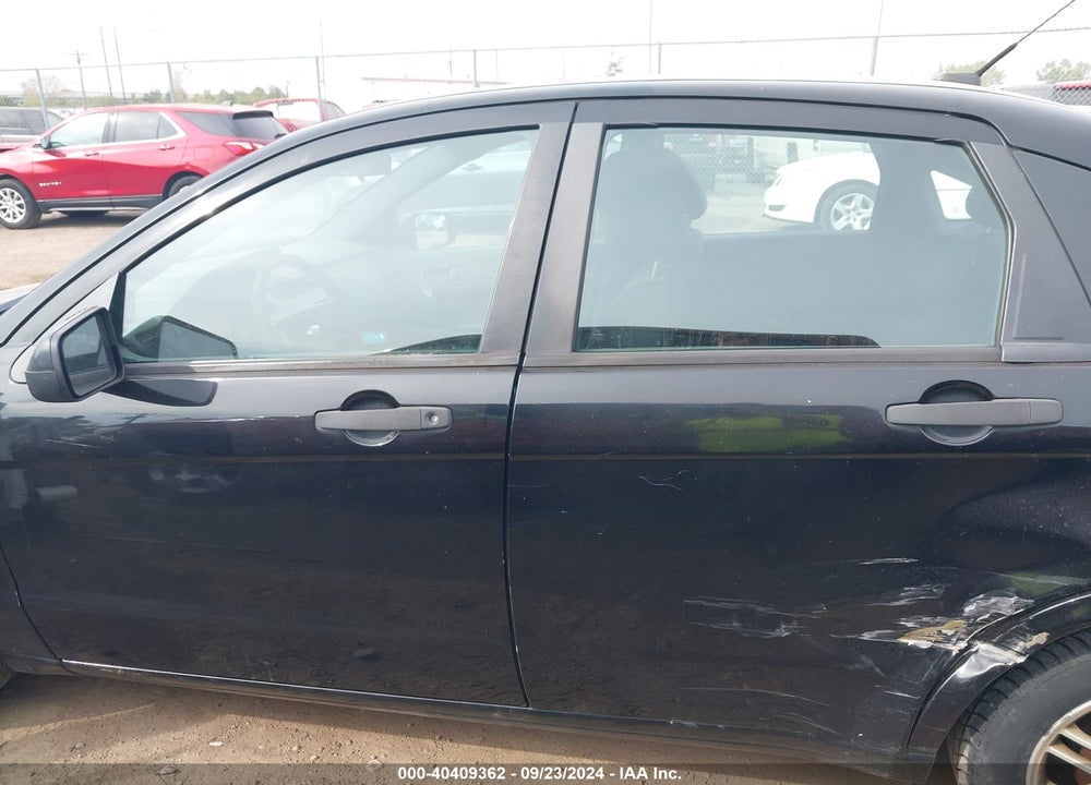 2010 FORD FOCUS SE VIN: 1FAHP3FNXAW228918