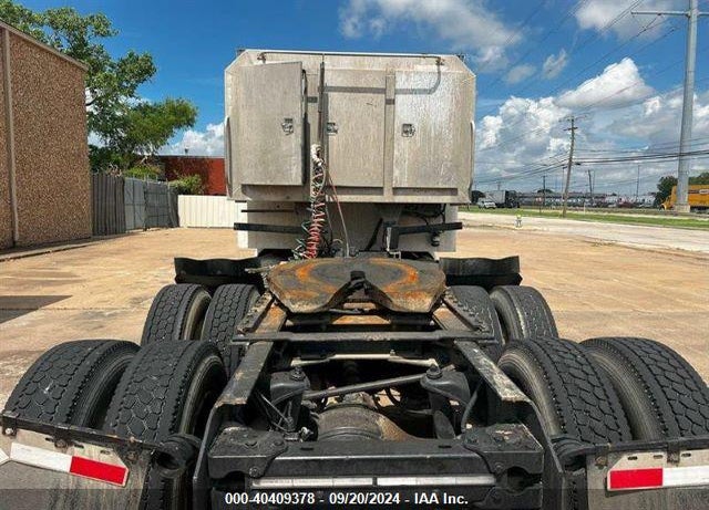 2016 KENWORTH CONSTRUCTION T660 VIN: 1XKAD49X9GJ116743
