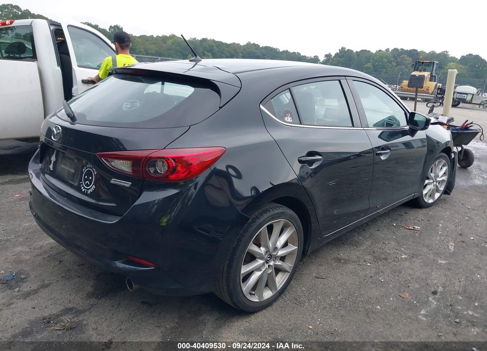 2017 MAZDA 3 TOURING 2.5 VIN: JM1BN1L33H1113355