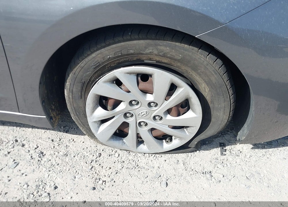 2019 HYUNDAI ELANTRA SE VIN: 5NPD74LF5KH413039
