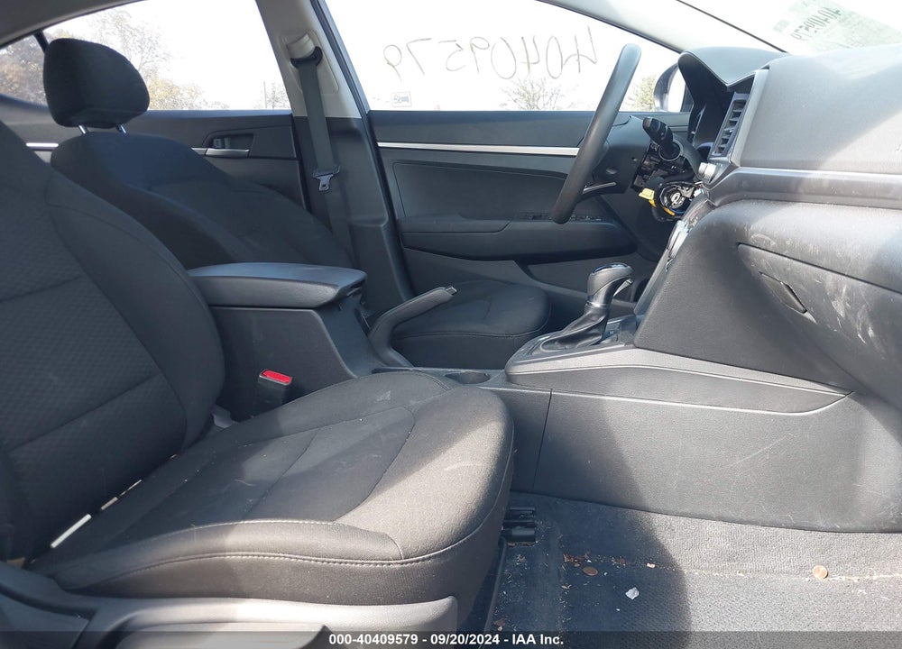 2019 HYUNDAI ELANTRA SE VIN: 5NPD74LF5KH413039