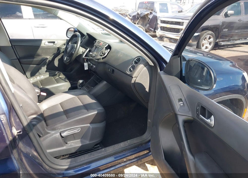 2011 VOLKSWAGEN TIGUAN SE VIN: WVGBV7AX9BW519199