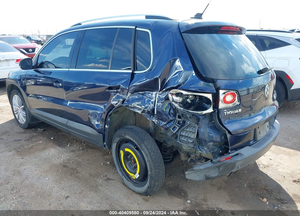 2011 VOLKSWAGEN TIGUAN SE VIN: WVGBV7AX9BW519199