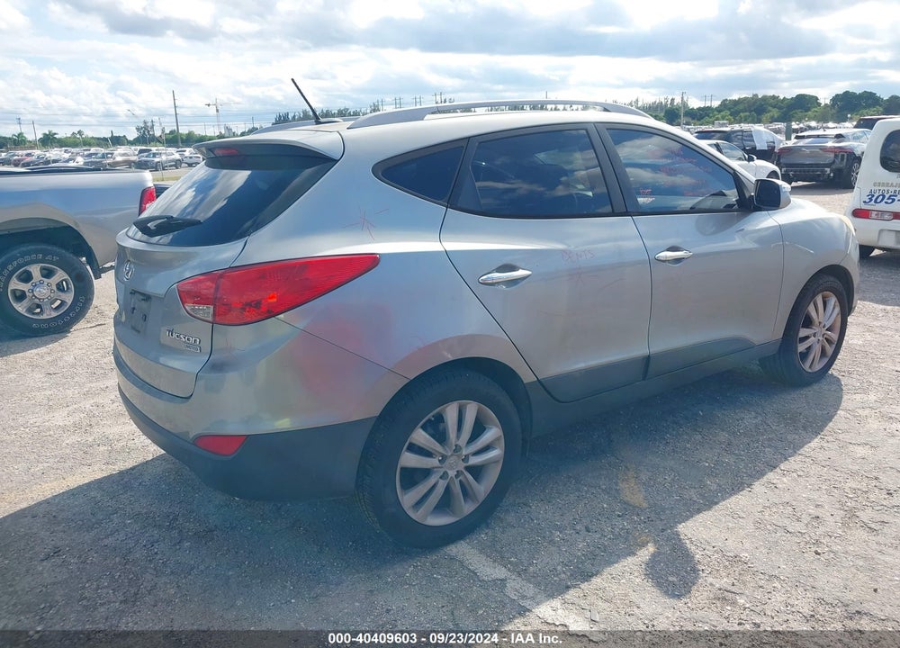 2010 HYUNDAI TUCSON LIMITED VIN: KM8JU3ACXAU103564