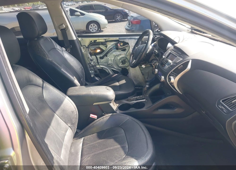 2010 HYUNDAI TUCSON LIMITED VIN: KM8JU3ACXAU103564