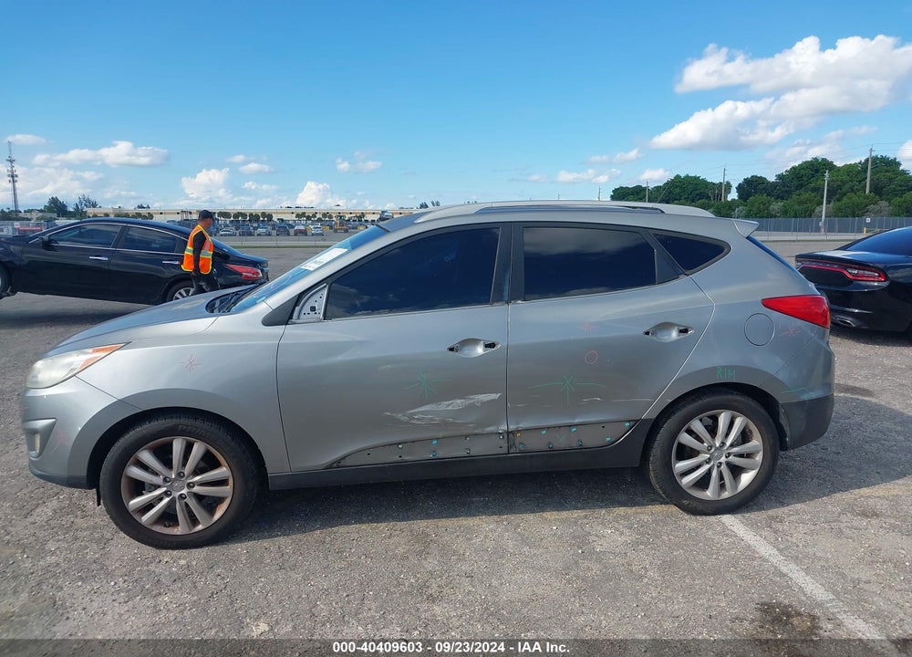 2010 HYUNDAI TUCSON LIMITED VIN: KM8JU3ACXAU103564