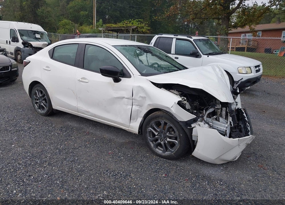 2019 TOYOTA YARIS LE VIN: 3MYDLBYV0KY521704