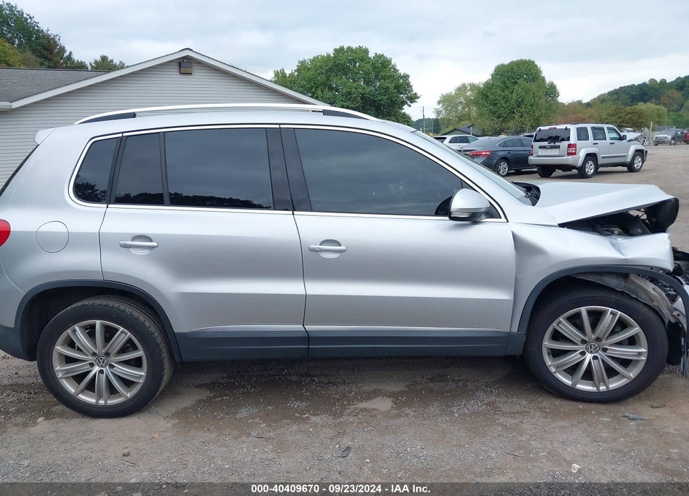2016 VOLKSWAGEN TIGUAN SE VIN: WVGAV7AX7GW577671