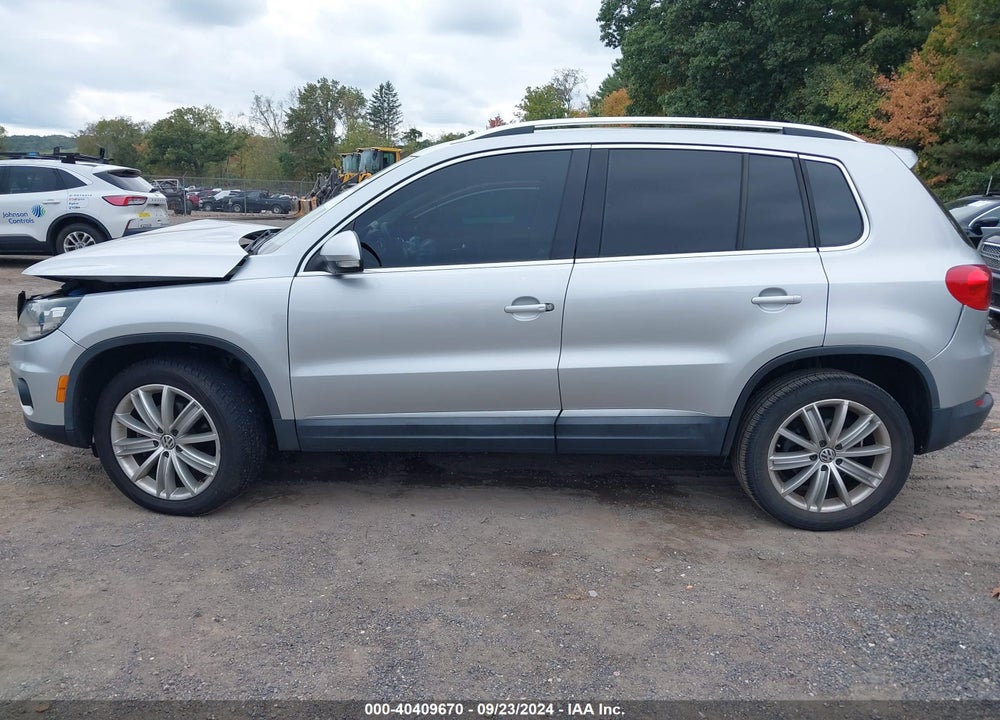 2016 VOLKSWAGEN TIGUAN SE VIN: WVGAV7AX7GW577671