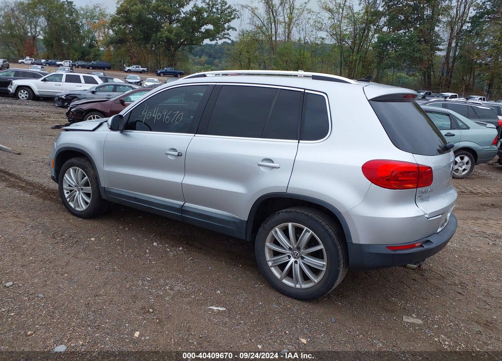 2016 VOLKSWAGEN TIGUAN SE VIN: WVGAV7AX7GW577671