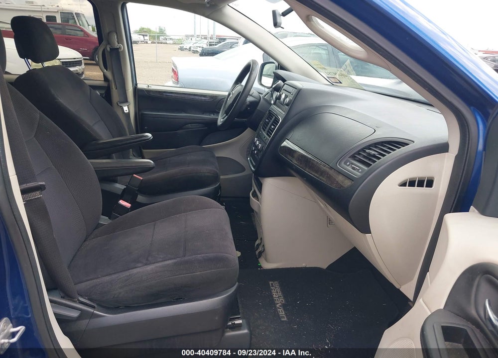 2011 DODGE GRAND CARAVAN EXPRESS VIN: 2D4RN4DG8BR724425
