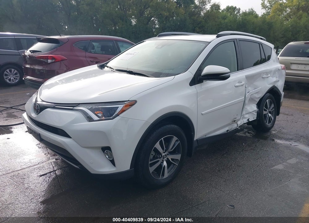 2017 TOYOTA RAV4 XLE VIN: JTMRFREV7HJ105297