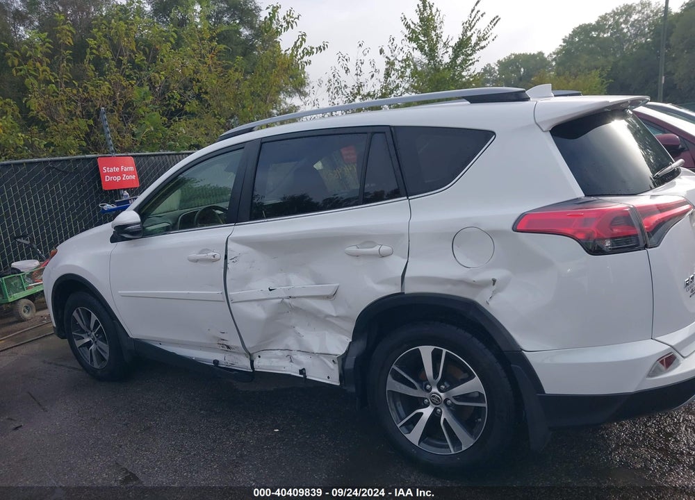 2017 TOYOTA RAV4 XLE VIN: JTMRFREV7HJ105297