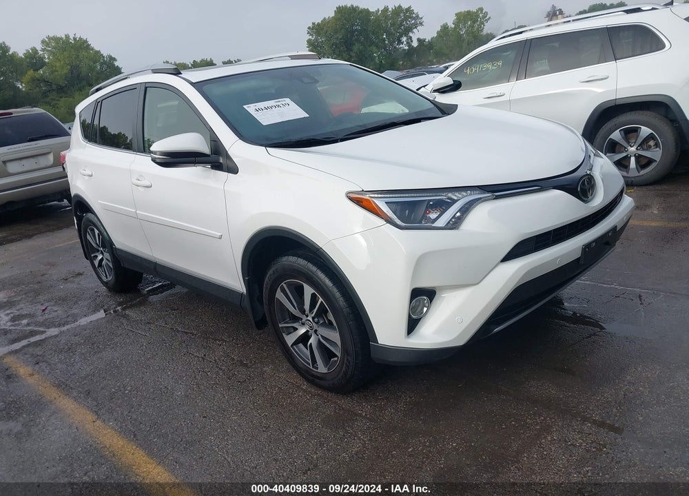 2017 TOYOTA RAV4 XLE VIN: JTMRFREV7HJ105297