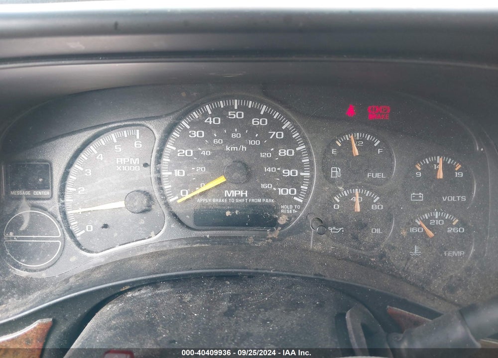 2002 CHEVROLET SUBURBAN 1500 LT VIN: 1GNEC16ZX2J114388