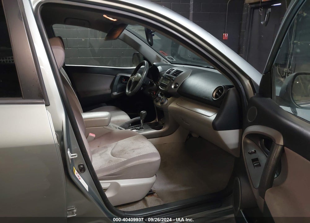 2008 TOYOTA RAV4 VIN: JTMBD35V385131988